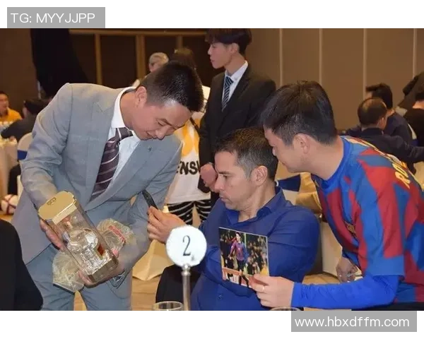 足球巨星转行送快递为生计辛勤奔波,背后原因令人深思