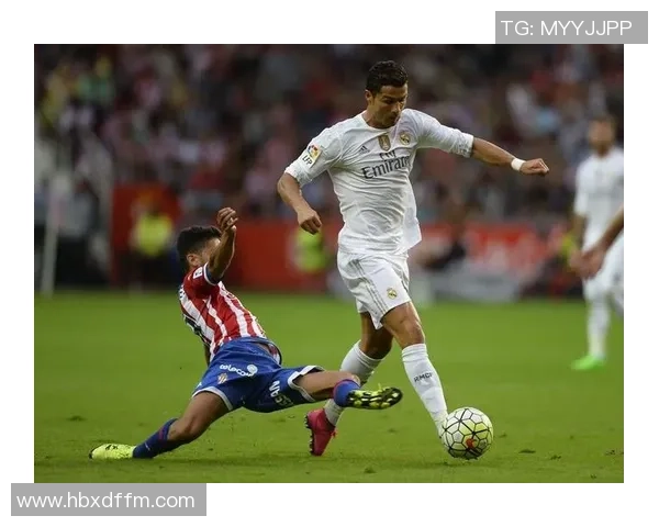 足球明星与父亲的成长故事：从球场到家庭的深情传承与坚持